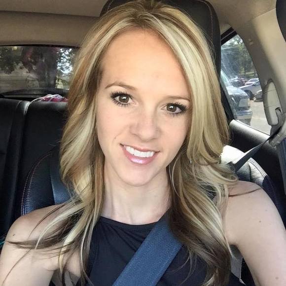 Meet your Posher, Katelyn