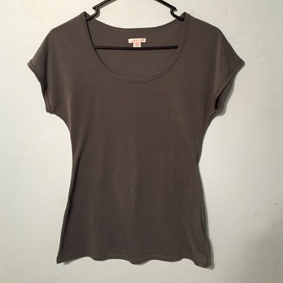gray t shirt - Picture 1 of 2
