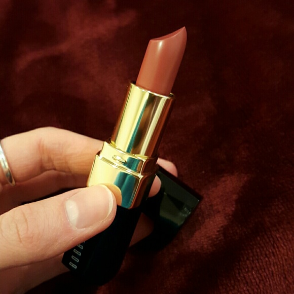New! Bobbi Brown Lipstick--Tulle