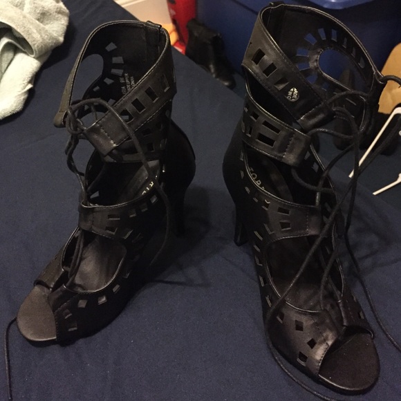 Torrid Size 9W- Cutout Lace Up 4" Heel
