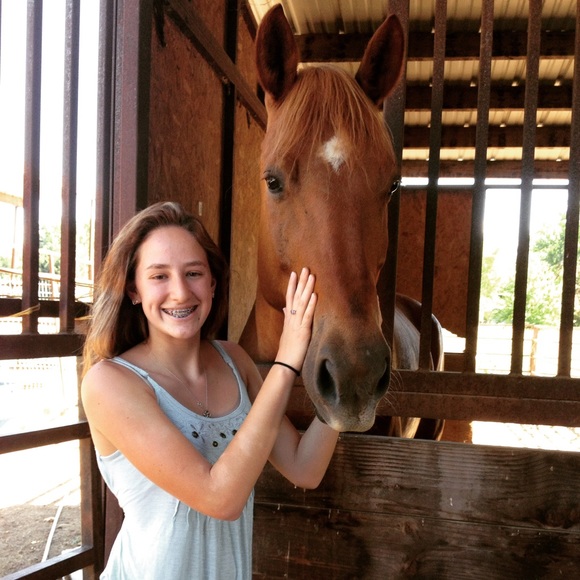 Meet your Posher, Makayla