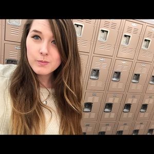 Meet your Posher, Becca