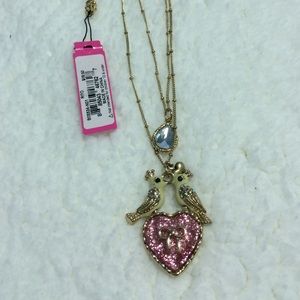 NWT Betsey Johnson love bird necklace