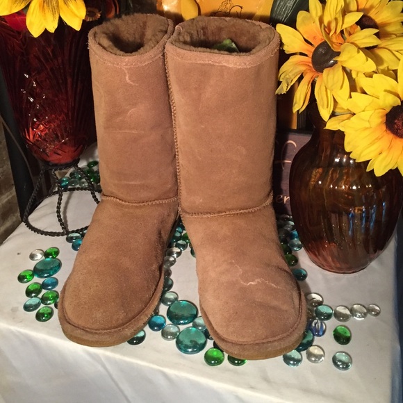 BearPaw Winter Boots - Picture 2 of 4