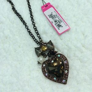 NWT Betsey Johnson long heart necklace
