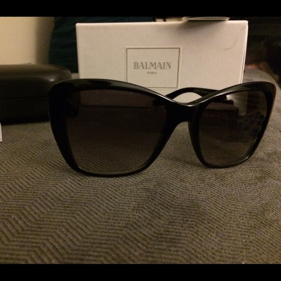 Never worn Balmain Paris sunglasses 🕶 - Picture 2 of 4