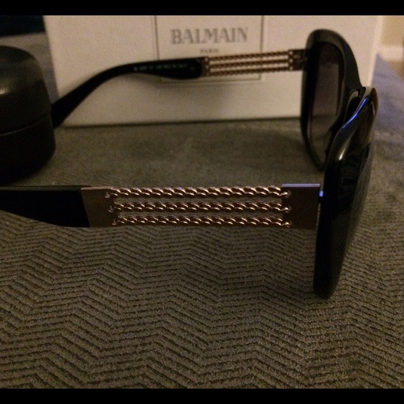 Never worn Balmain Paris sunglasses 🕶 - Picture 3 of 4