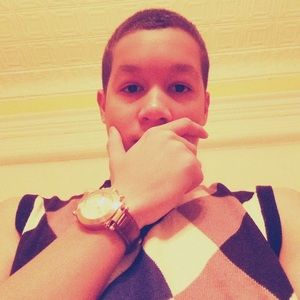 Meet your Posher, Javier