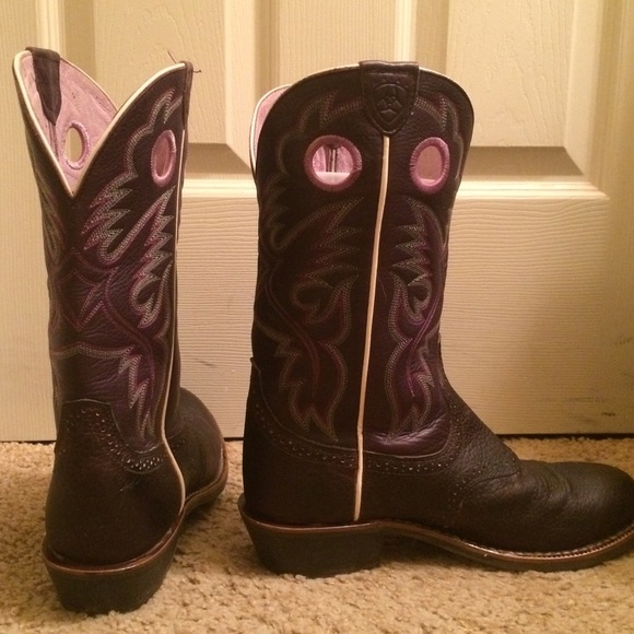 NEW Ariat Heritage Roughstock boots.