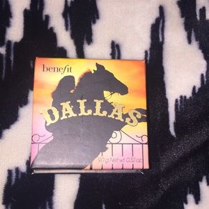 BENEFIT COSMETICS
Dallas Box o’ Powder Blush