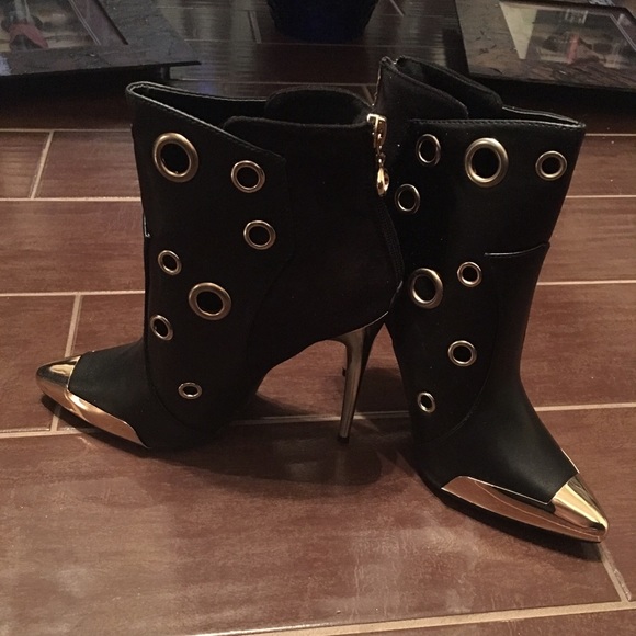 Wild🌹Rose Shoes - ❌SOLD❌Wild🌹Rose Leather/Suede Boots