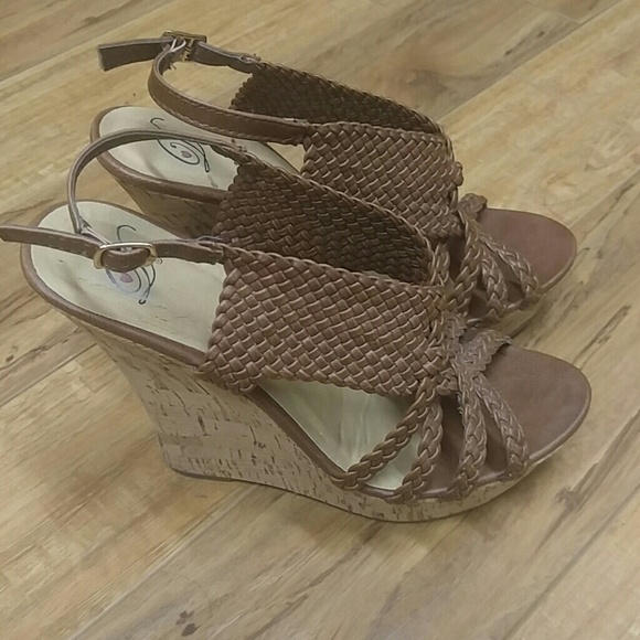 Brown braided cork wedge