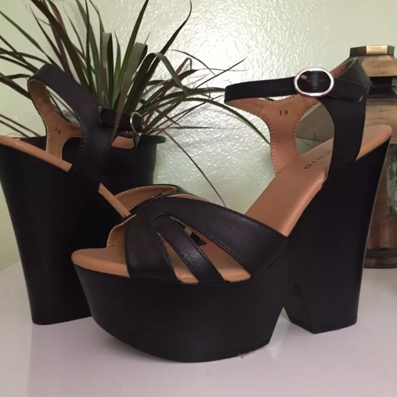 Torrid platform wedges, black never worn