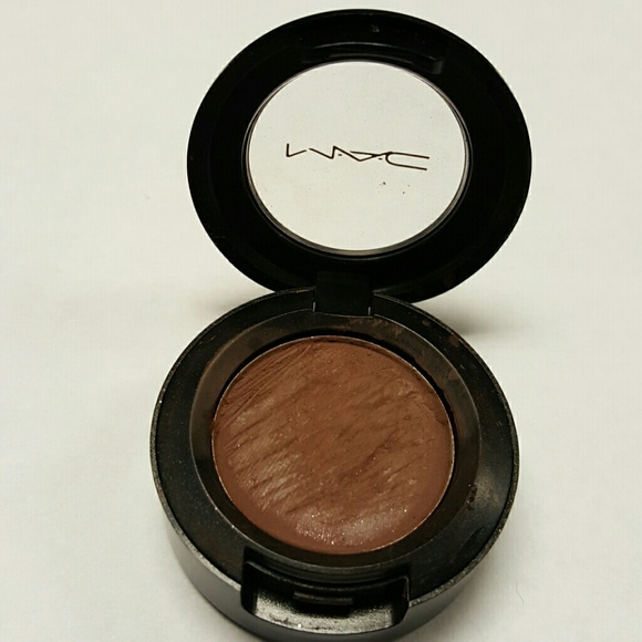 MAC eye shadow