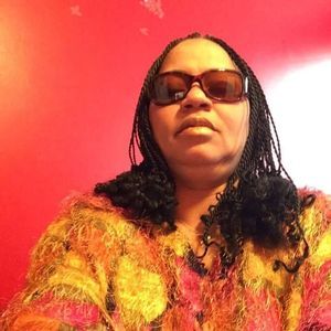 Meet your Posher, Rene