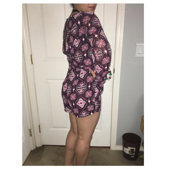 NWOT Long-sleeve Romper - Picture 3 of 4