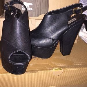 Black Steve Madden galleria  heels