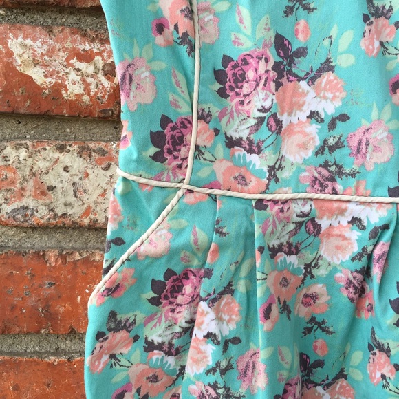 🚫BUNDLED🚫Floral dress - Picture 3 of 4