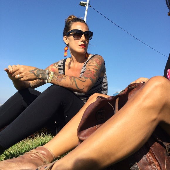 Meet your Posher, Iyari - Picture 2 of 3