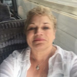 Meet your Posher, Juanita