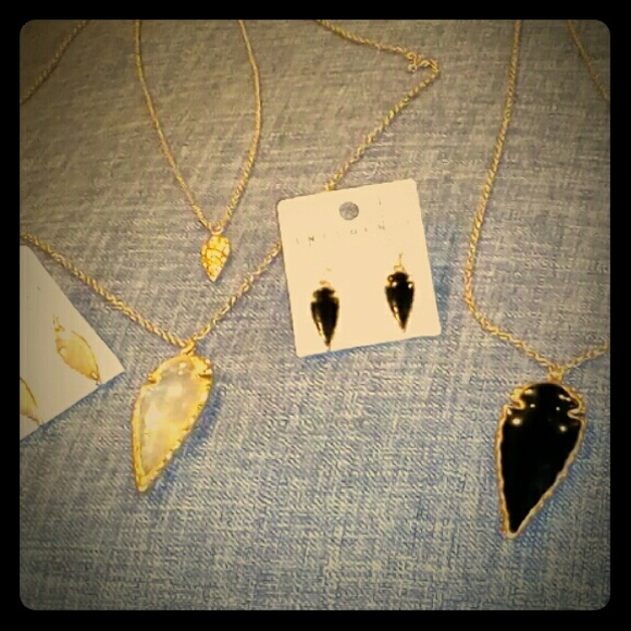 Statement necklace set