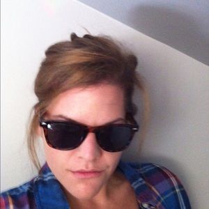 Meet your Posher, Holly
