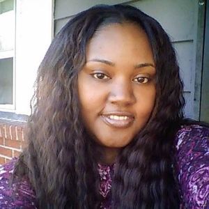 Meet your Posher, Dominique