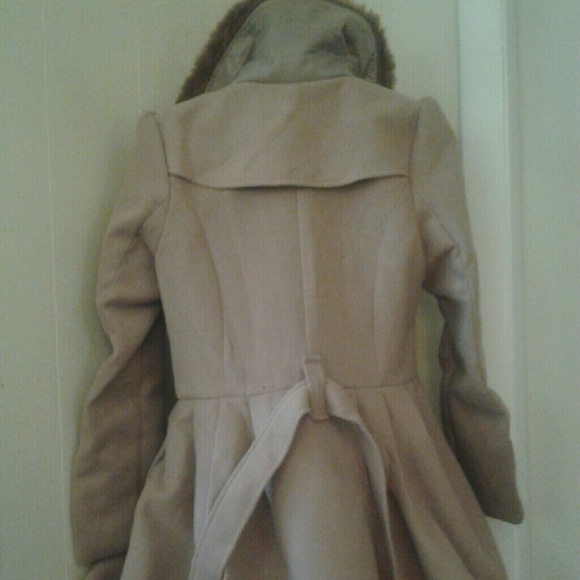 Fashion Wool  Coat w/ Faux  Collar - Picture 3 of 4