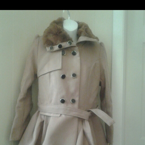 Fashion Wool  Coat w/ Faux  Collar - Picture 4 of 4