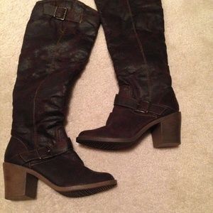 NEW-Ladies sz 7 Brown Suede knee high boots