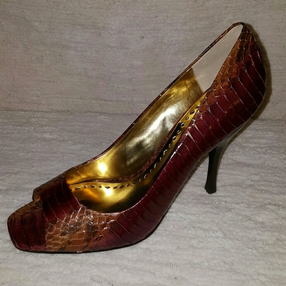 BCBG peep-toe pump