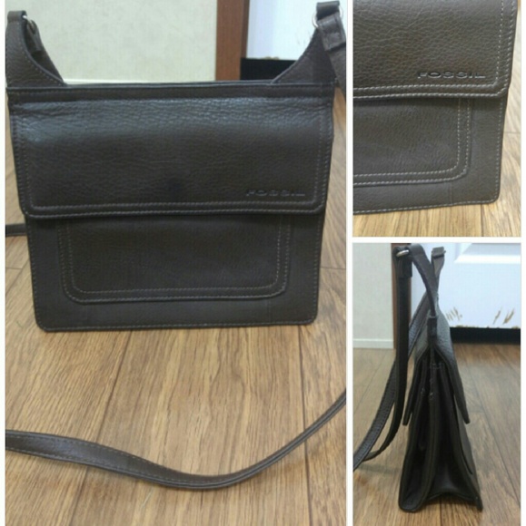 SOLD Fossil leather organizer Crossbody bag