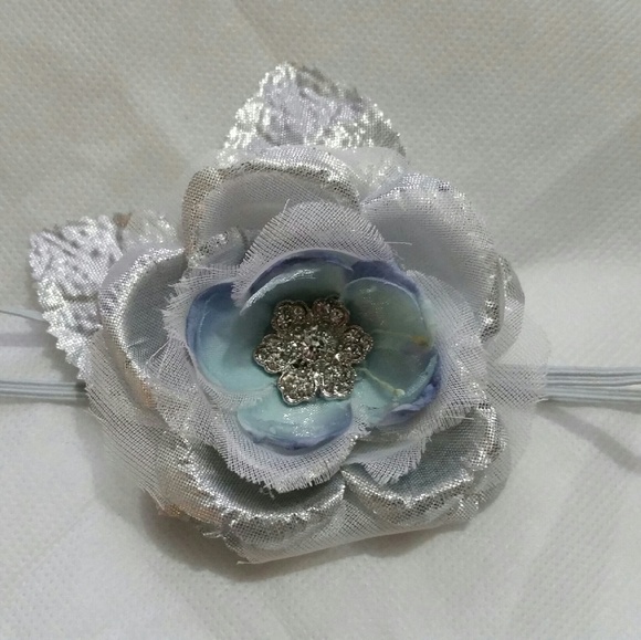 Silver flower headband - Picture 1 of 1