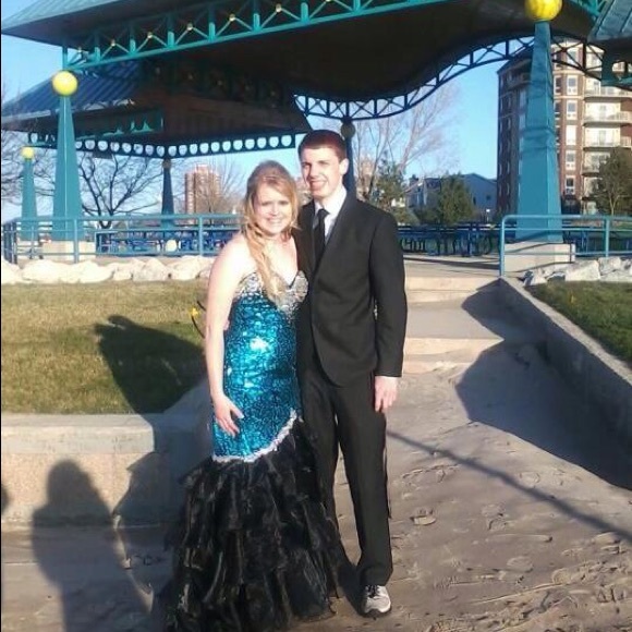 Mermaid bling prom dress. - Picture 1 of 3