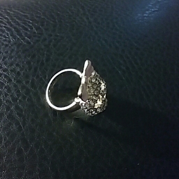 🚫SOLD 🚫Betsey johnson skull ring - Picture 2 of 2