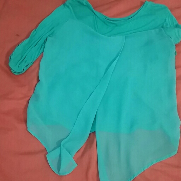 Split back top - Picture 2 of 2