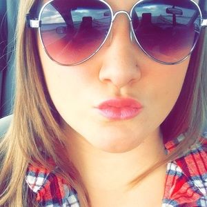 Meet your Posher, Brooke