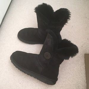 Black one button Bailey Ugg boots!
