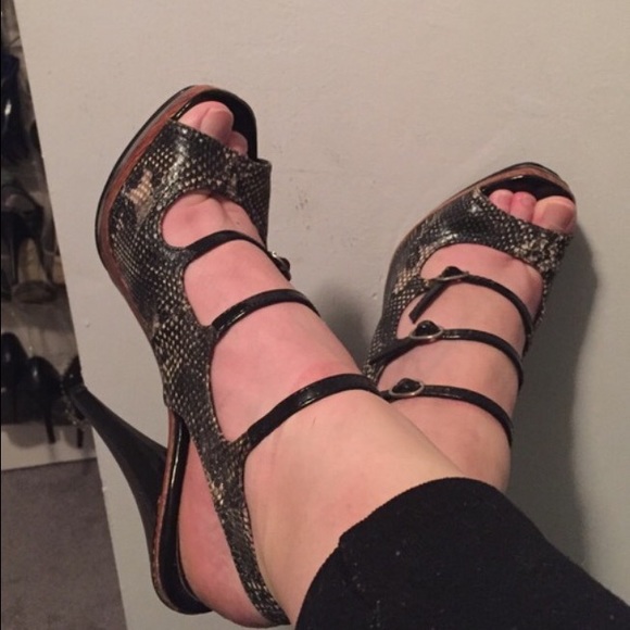 Snake print platform pumps! Only worn once!!