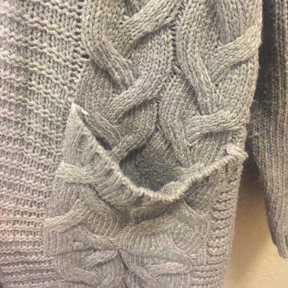 Gray sweater - Picture 3 of 4