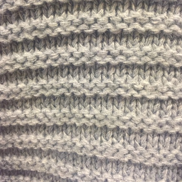 Gray sweater - Picture 4 of 4