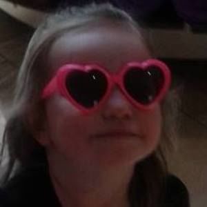 Meet your Posher, Kelly