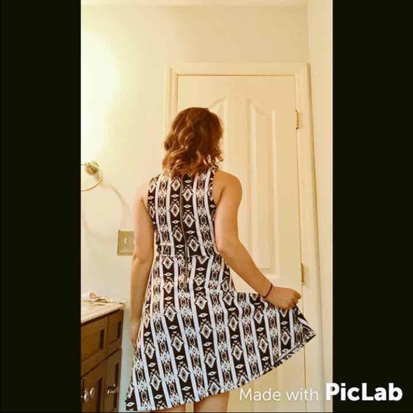 Dress - Picture 2 of 4