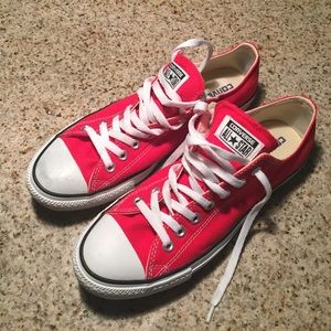 Like new converse! Red Mens 9 or women's 11!