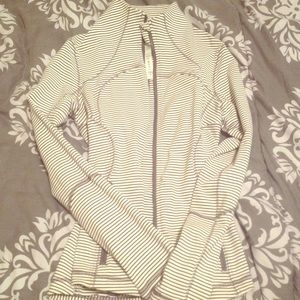 Lululemon Athletica size 6