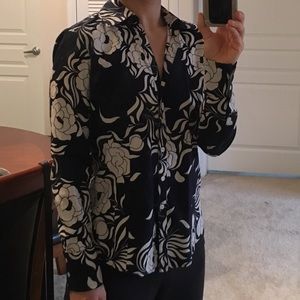 Like New. Floral print cotton button-down shirt