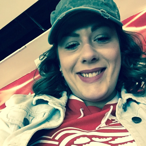 Meet your Posher, Danielle