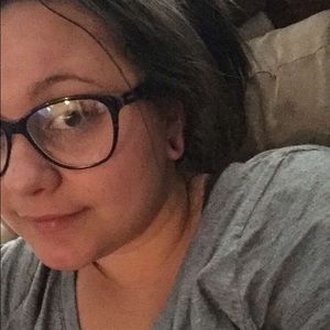 Meet your Posher, Anelia