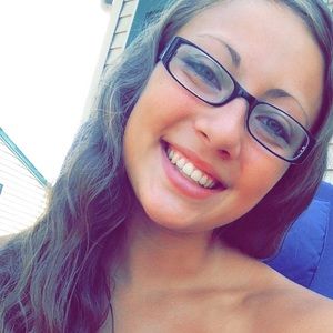 Meet your Posher, Deborah