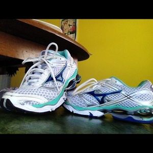 Mizuno Wave Creation size 6